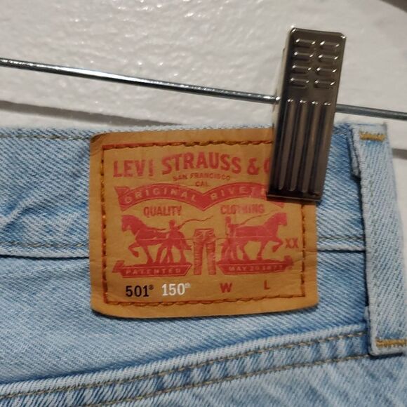 Levis 501 150s in Light Wash Size 28 - Picture 7 of 14